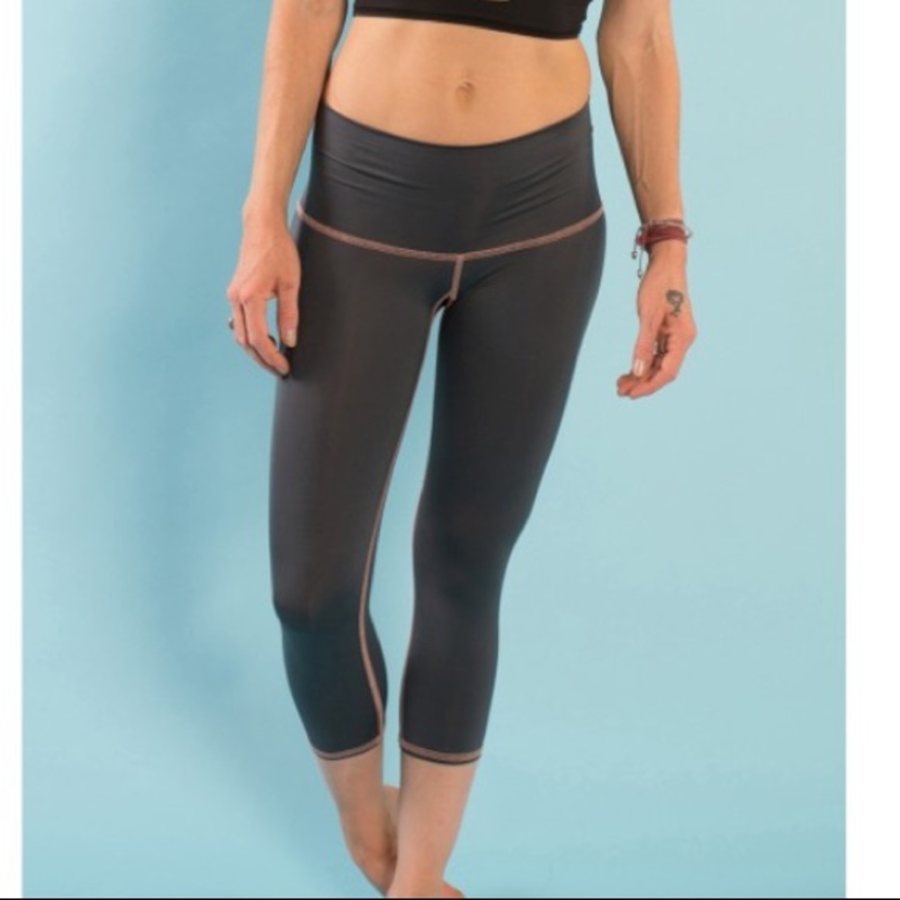 Teeki Capri - crop leggings